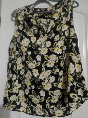 Dalia Black Floral Sleeveless V-Neck Tank with Yellow and White Flowers